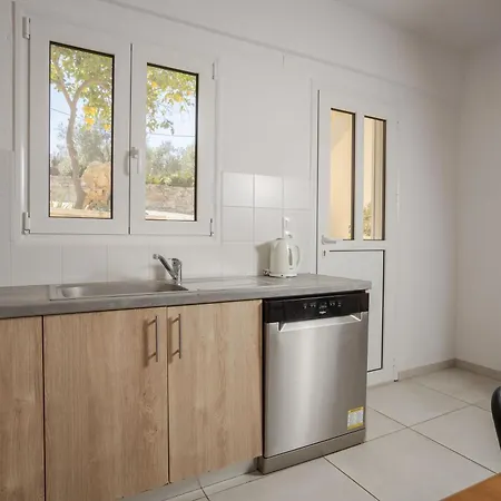 Konstantinos Hilltop Vineyard Escape * Chania (Crete)