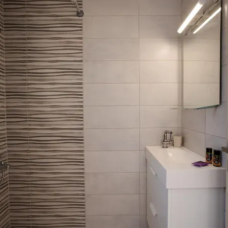 Konstantinos Hilltop Vineyard Escape