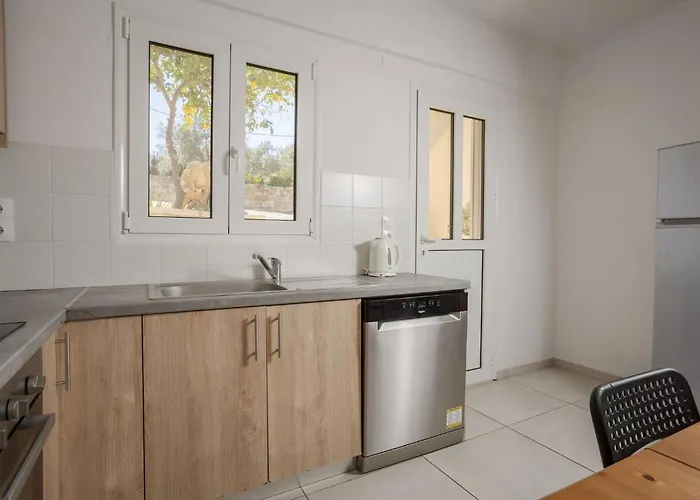 Konstantinos Hilltop Vineyard Escape