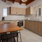Konstantinos Hilltop Vineyard Escape * خانيا