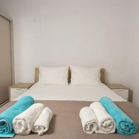 Konstantinos Hilltop Vineyard Escape 别墅