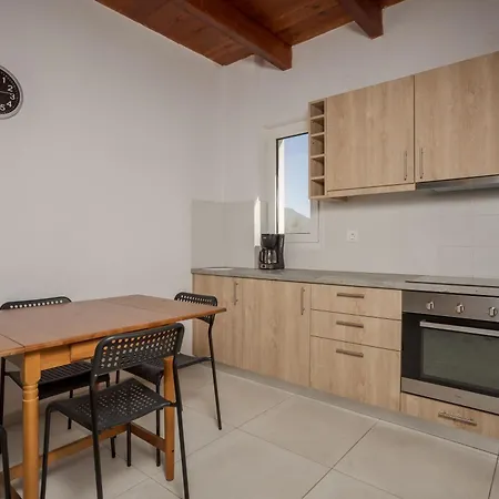 Konstantinos Hilltop Vineyard Escape Вілла *