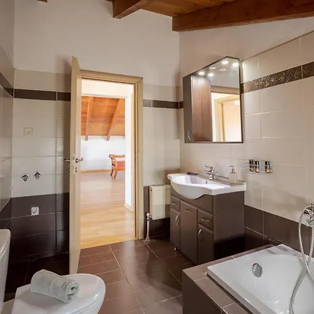 Konstantinos Hilltop Vineyard Escape Вілла