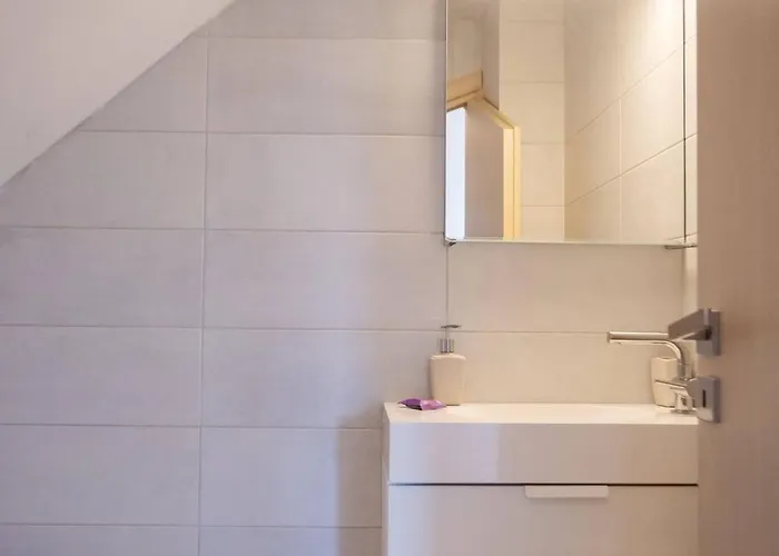 Konstantinos Hilltop Vineyard Escape *