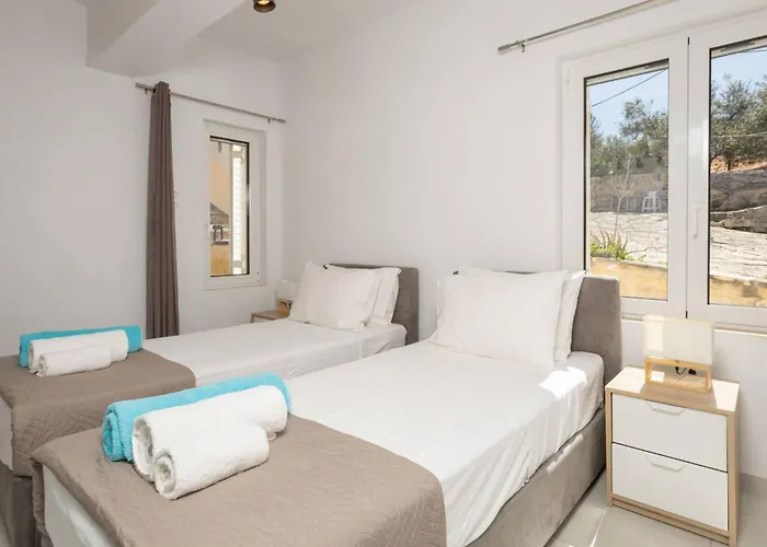 Konstantinos Hilltop Vineyard Escape Ханья